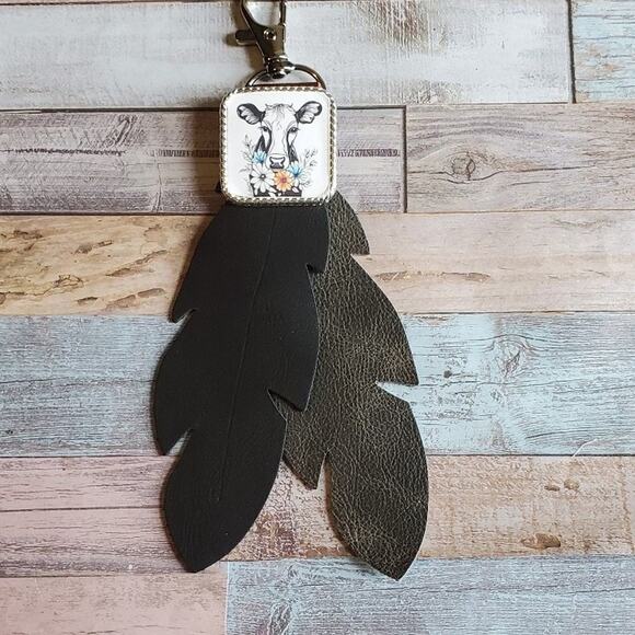 Unique cow lover keychain, unique western purse charm - Picture 3 of 3